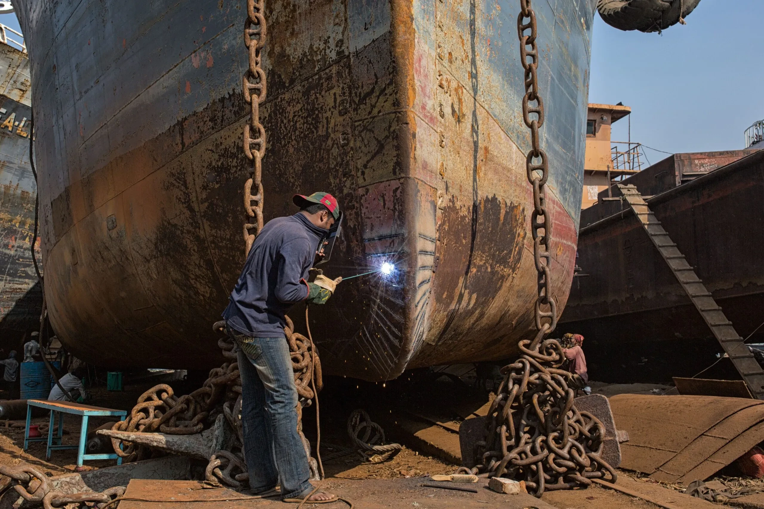 Professional Engineering and Equipment Solutions in Modern Shipbuilding Processes